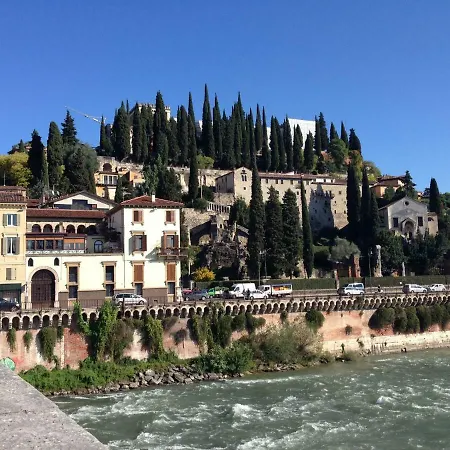 Mimosa House * Verona