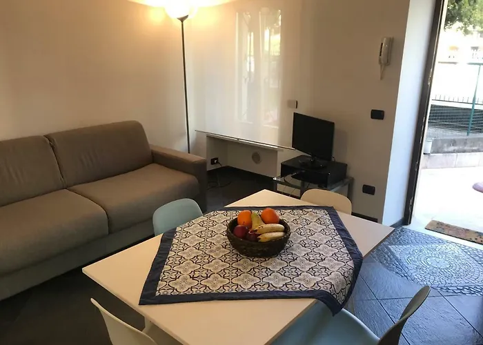 Mimosa House דירה